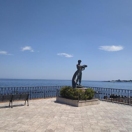 Suite Sul Mare จีอาร์ดีนี นักซอส ภายนอก รูปภาพ